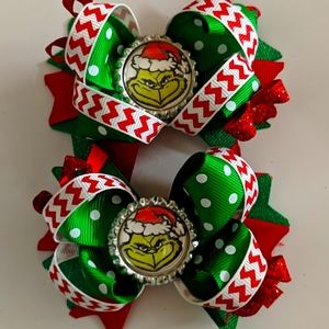 The Grinch polkadot bow sets
